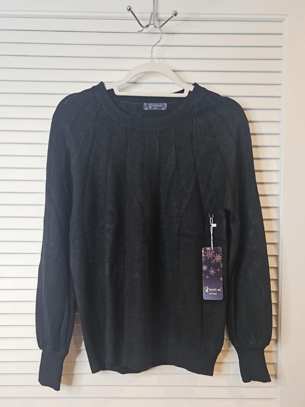 Snowflake Black Knit Sweater – New With Tags